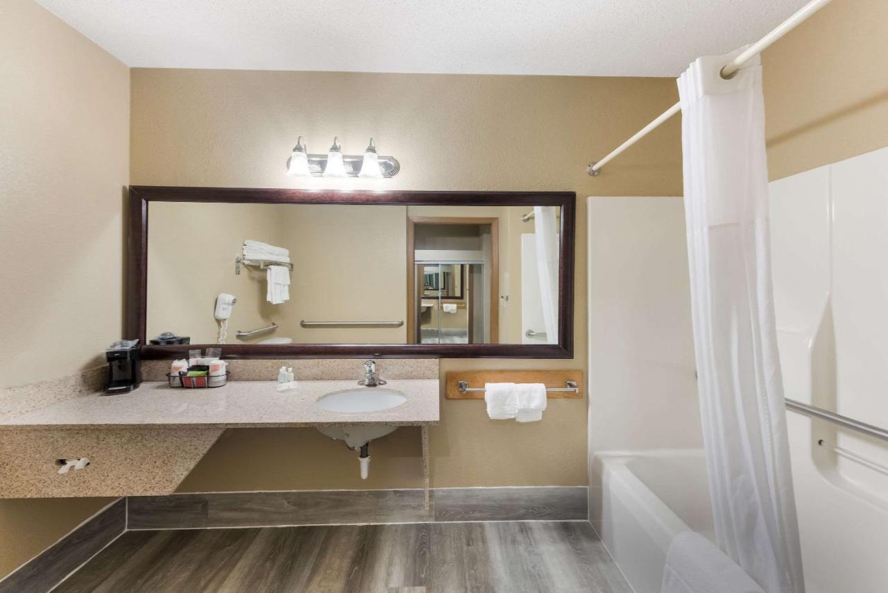 Upper Sandusky Quality Inn מראה חיצוני תמונה