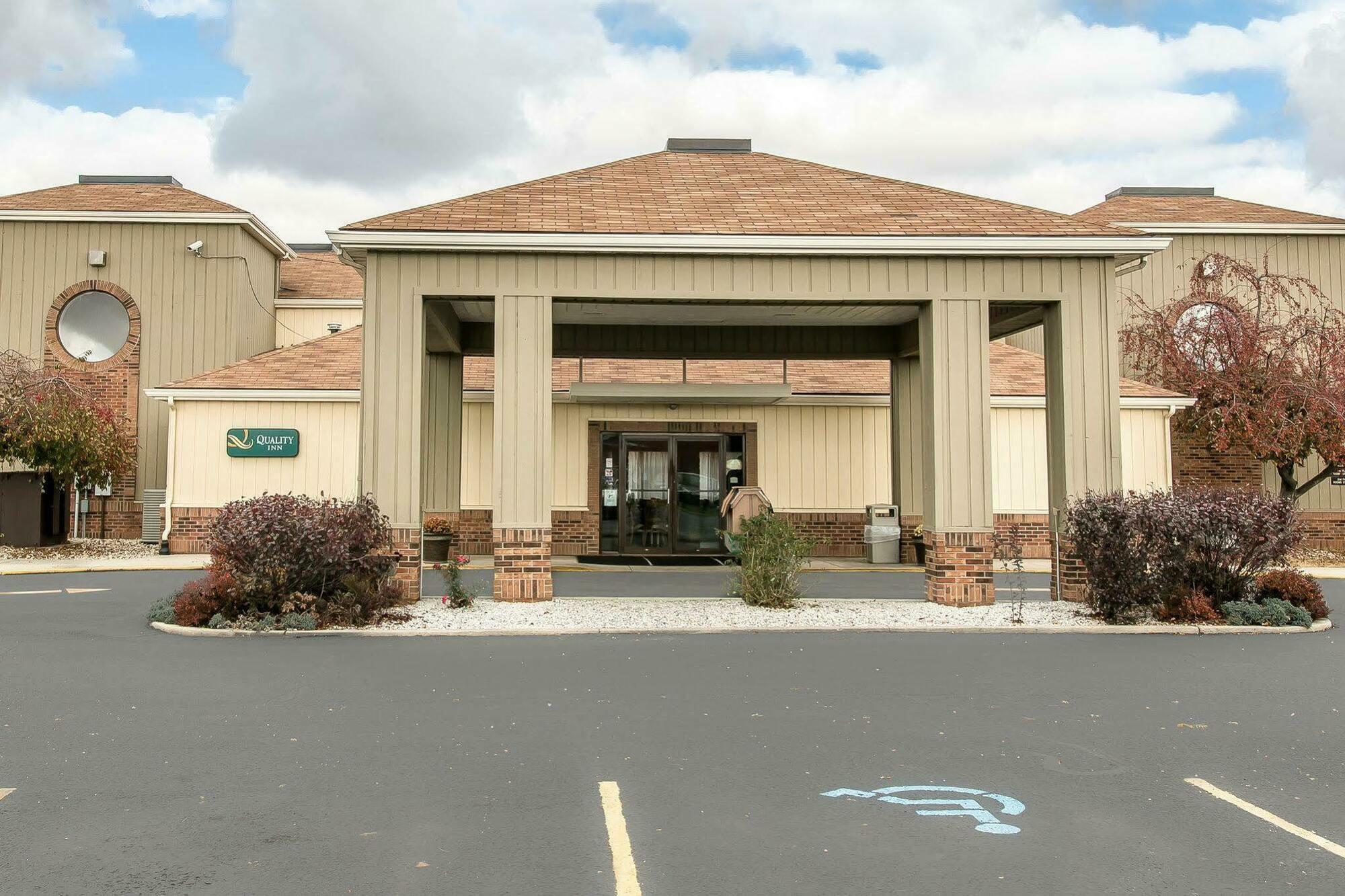 Upper Sandusky Quality Inn מראה חיצוני תמונה